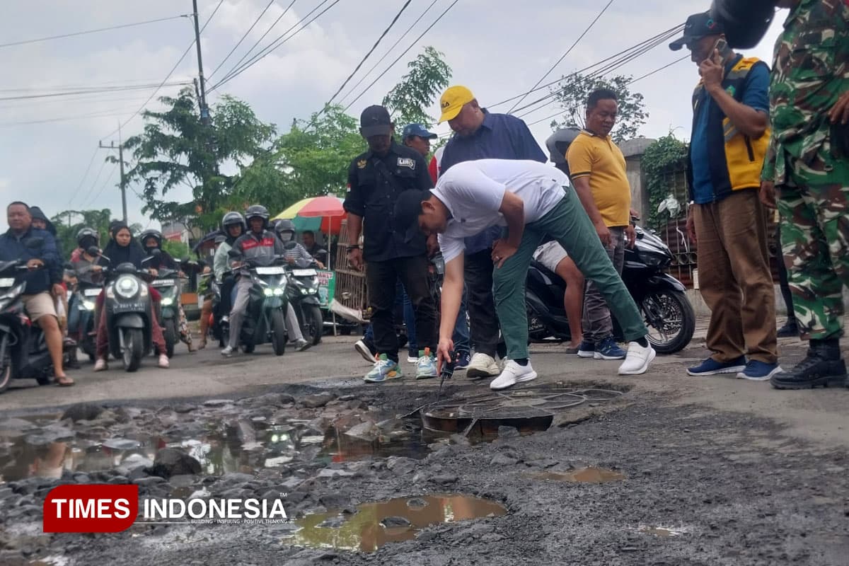 Bupati Sidoarjo Janjikan Perbaikan Jalan Rusak di Setiabudi Krian, Junwangi dan Kemangsen
