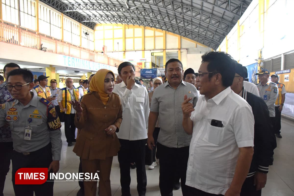 Cek Kesiapan Mudik 2026, Komisi V DPR RI Tinjau Bandara Juanda dan Terminal Purabaya